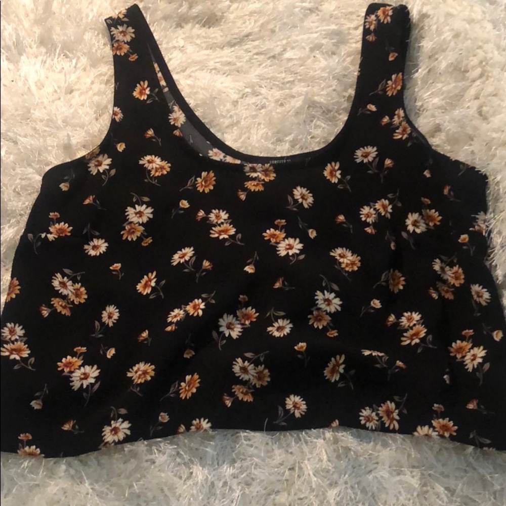 Airy cropped tank